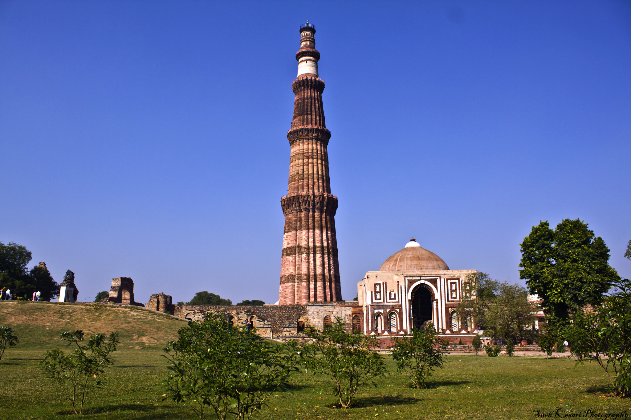 Name The Famous Monuments Of India